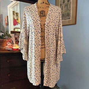 American Eagle Cream and Blue Floral Print Kimono Blouse – One Size NWT